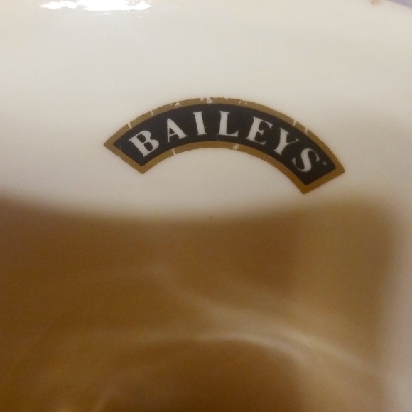 Two Vtg 1996 Limited Edition Baileys WINKING FACE Mug - Picture 2 of 3